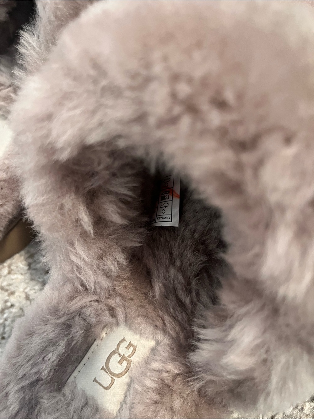 UGG COZY Slippers - Picture 9 of 9